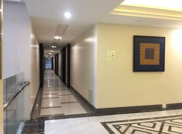 Finished hotel corridor built with SABS partitions